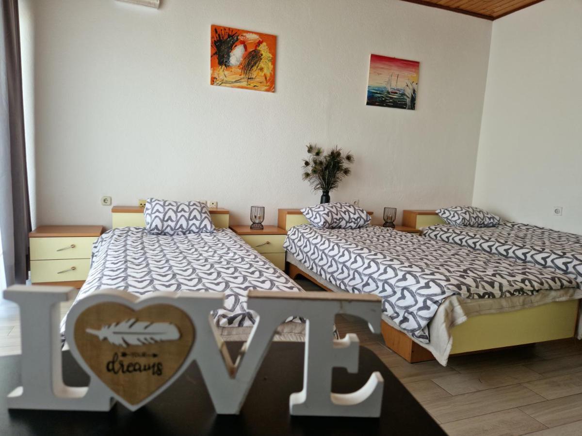 Motel "Tri Lovca" Knin Exteriör bild