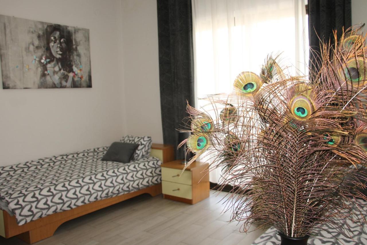 Motel "Tri Lovca" Knin Exteriör bild