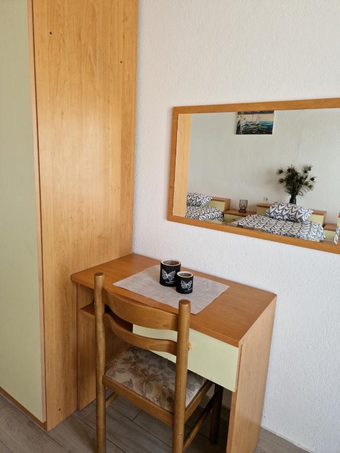 Motel "Tri Lovca" Knin Exteriör bild